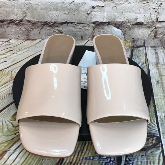 find Women’s Beige Patent Leather Square Toe Comfort Slip On Sandal Size US 8 - Picture 2 of 8